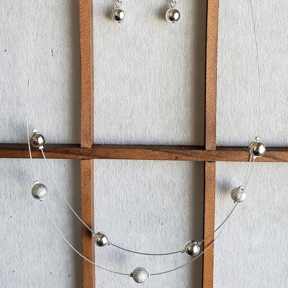 Doublestrand Necklace & Stud Earrings